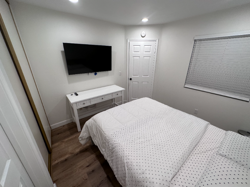 828 Highland Ave - Photo 2 of 11