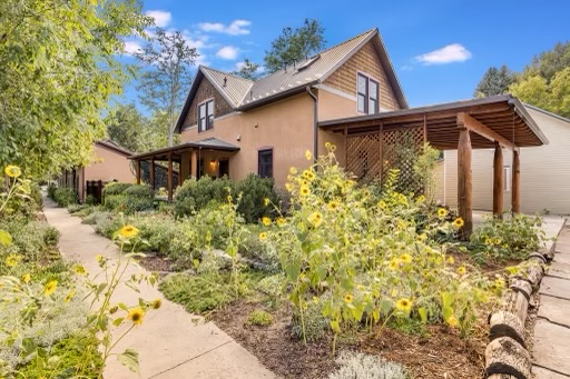 111 N Loomis Ave - Photo 2 of 21