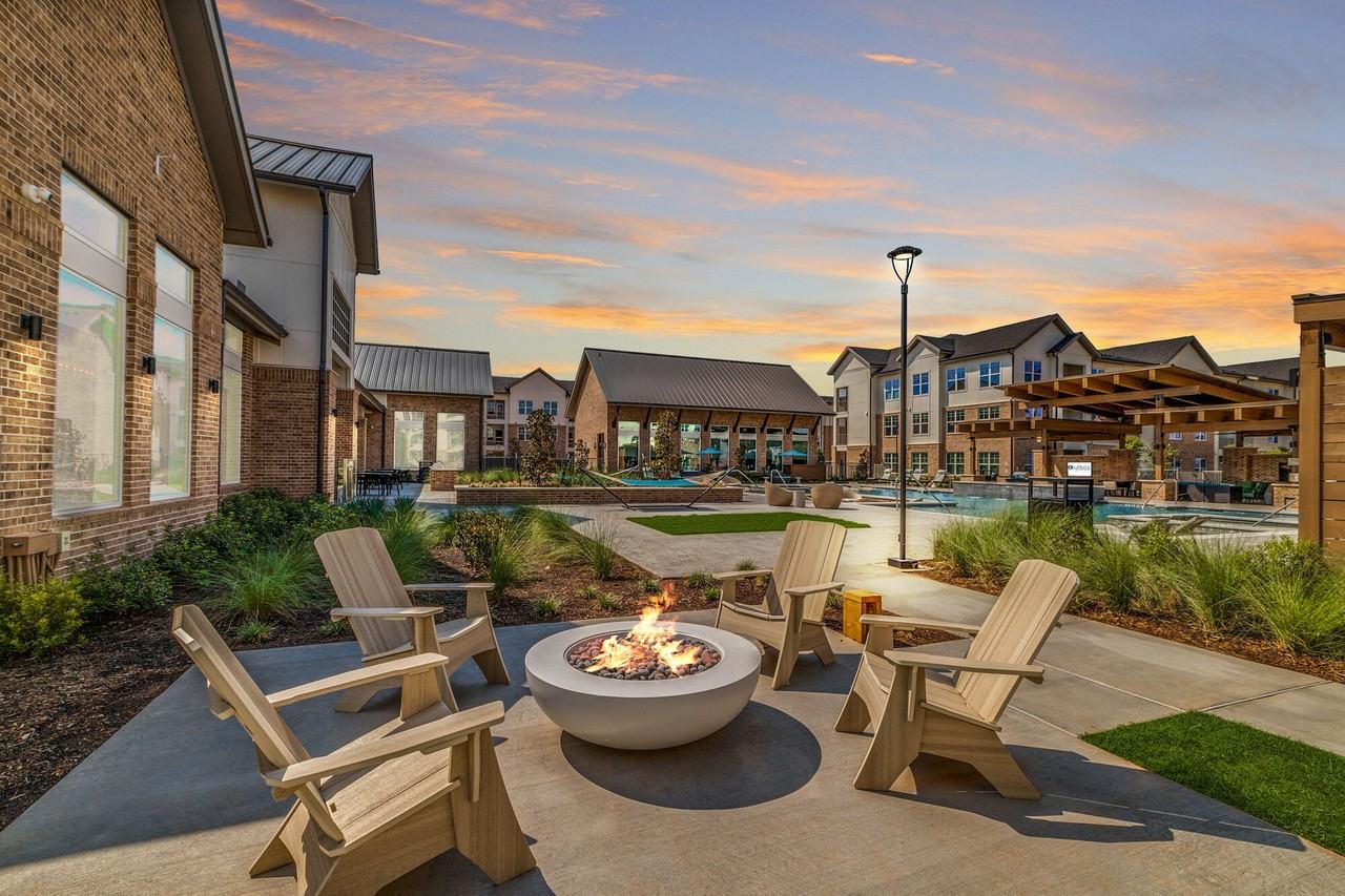 Lenox Sienna | Apartments & Townhomes - Photo 4 of 27