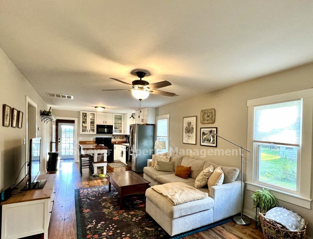 129 Glendale Dr - Photo 3 of 16