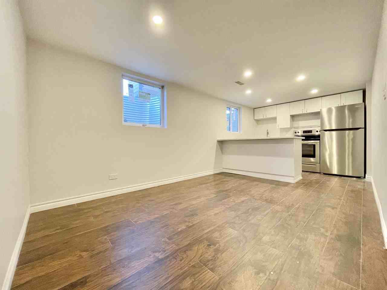 31 Rendale Ave Lowr - Photo 4 of 11