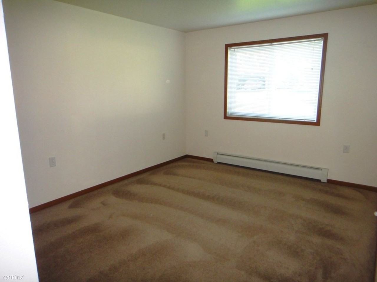 Deluxe 2-Bedroom 1 Bath Apartment - Photo 2 of 6