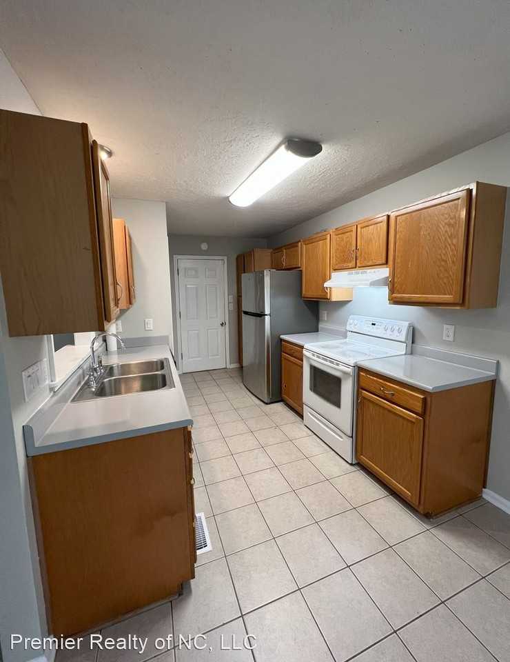 148 Polaris Dr - Photo 3 of 10