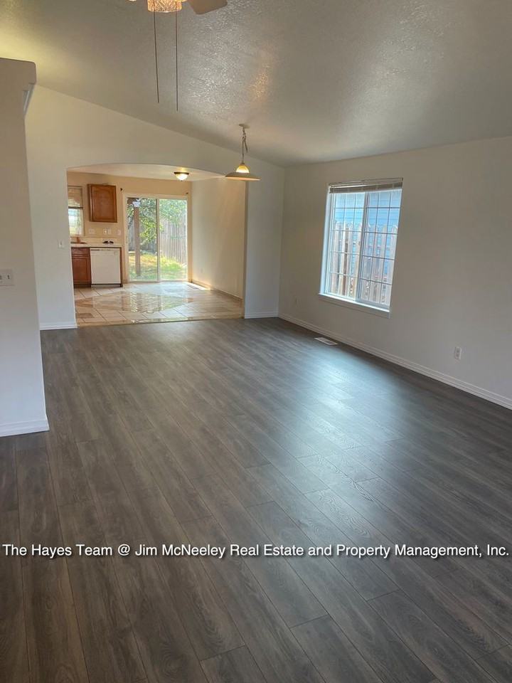 1030 N 1st St - Photo 2 of 17