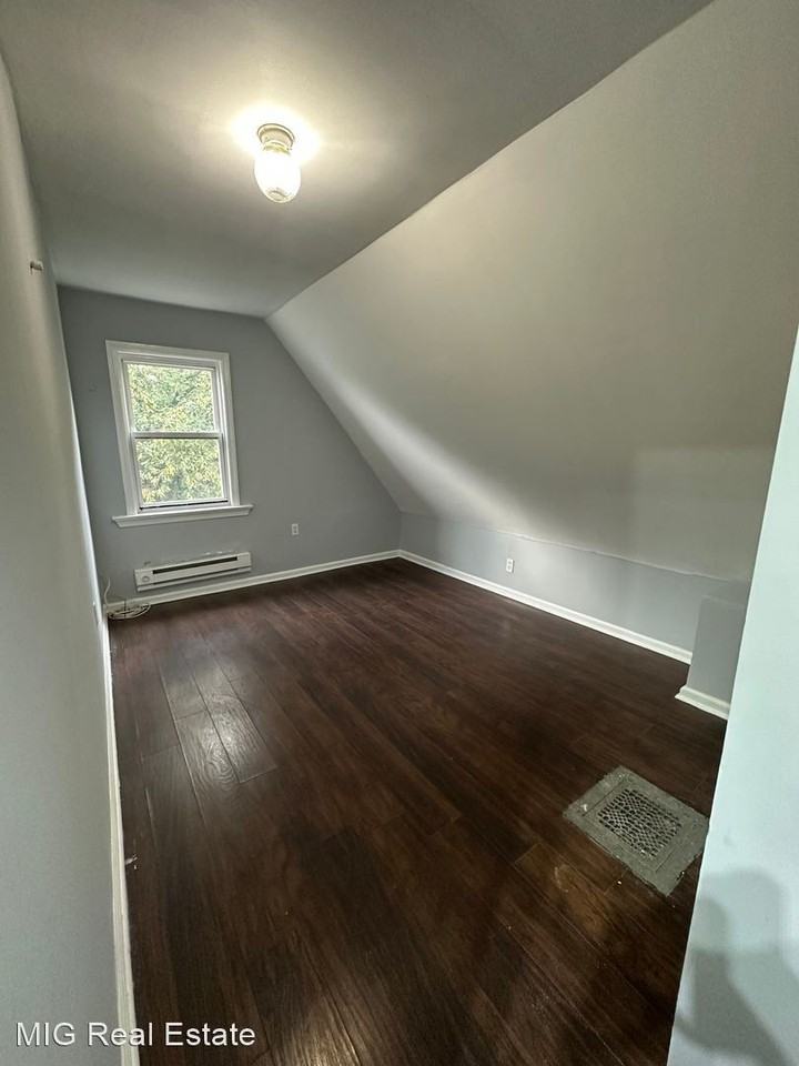 15 South 17th St. - Photo 2 of 8