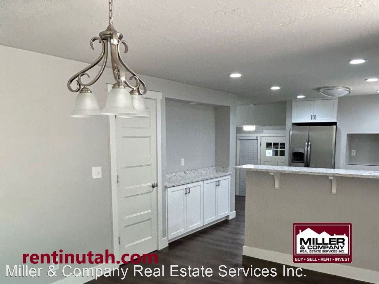3706 Eastcliff Dr - Photo 3 of 19