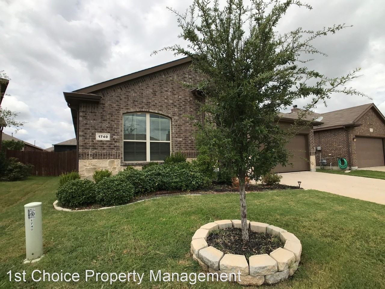 1740 Capulin Rd - Photo 3 of 24