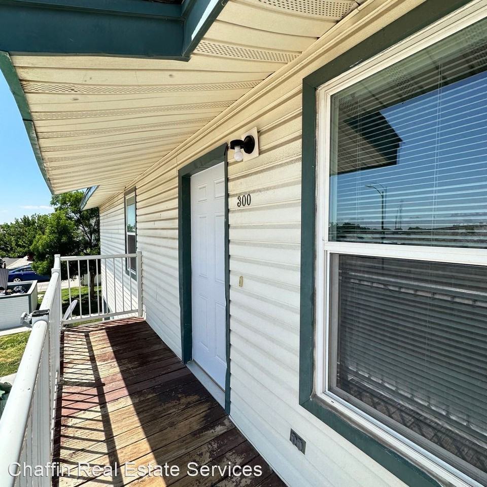 W D Street Fallon Apartment - Photo 2 of 10