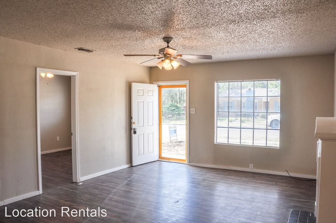 1910 28th St - Photo 3 of 14