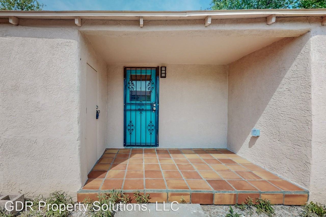 1717 Griegos Road NW - Photo 3 of 25