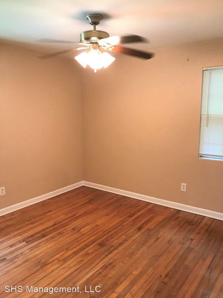 1812 Honeysuckle Dr - Photo 3 of 13