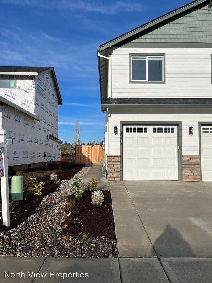 1730 NE Gilbert Ln - Photo 2 of 21