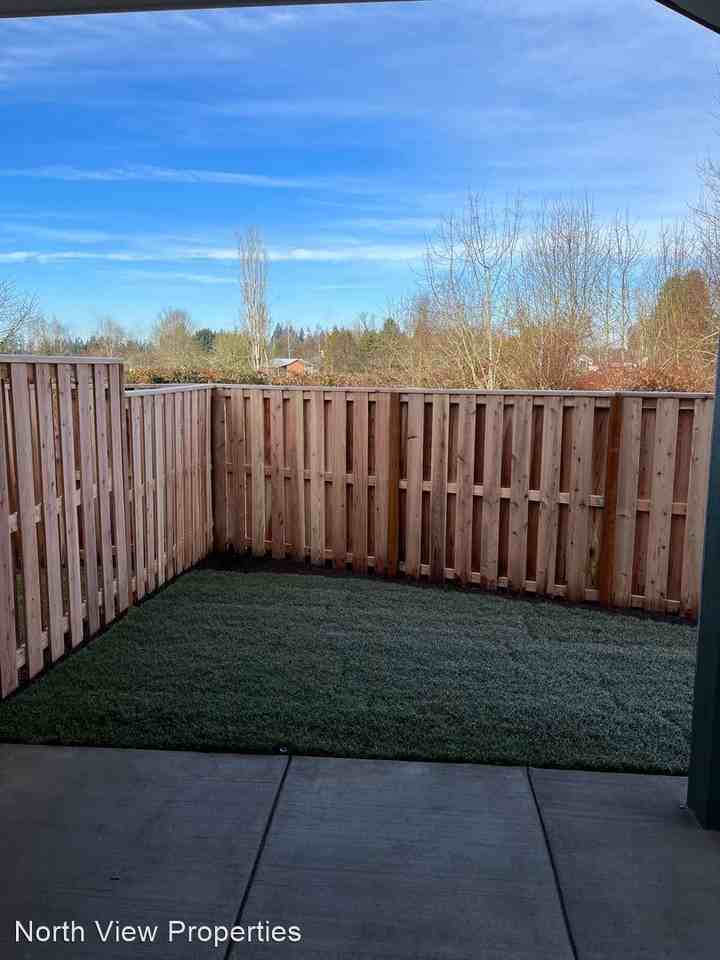 1730 NE Gilbert Ln - Photo 3 of 21