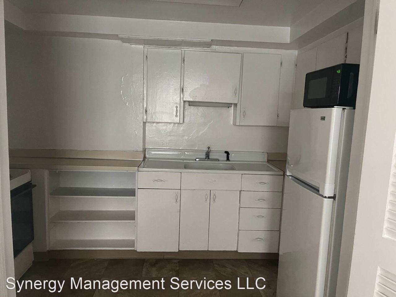 1025 Potomac Ave - Photo 3 of 6