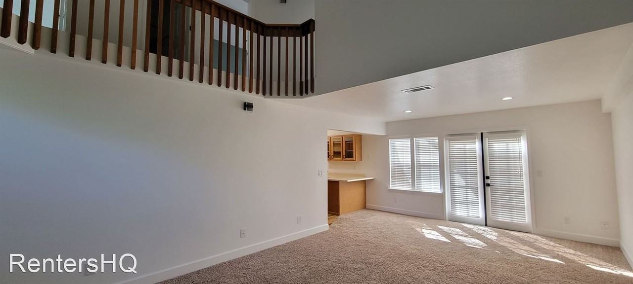 826 CALLY CT - Photo 3 of 21