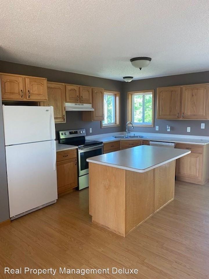 15199 Warrior Ave - Photo 2 of 20