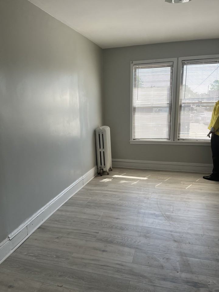 20003 Linden Blvd - Photo 3 of 5