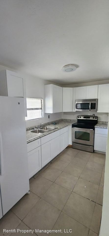 1427 Lura Ave - Photo 2 of 9