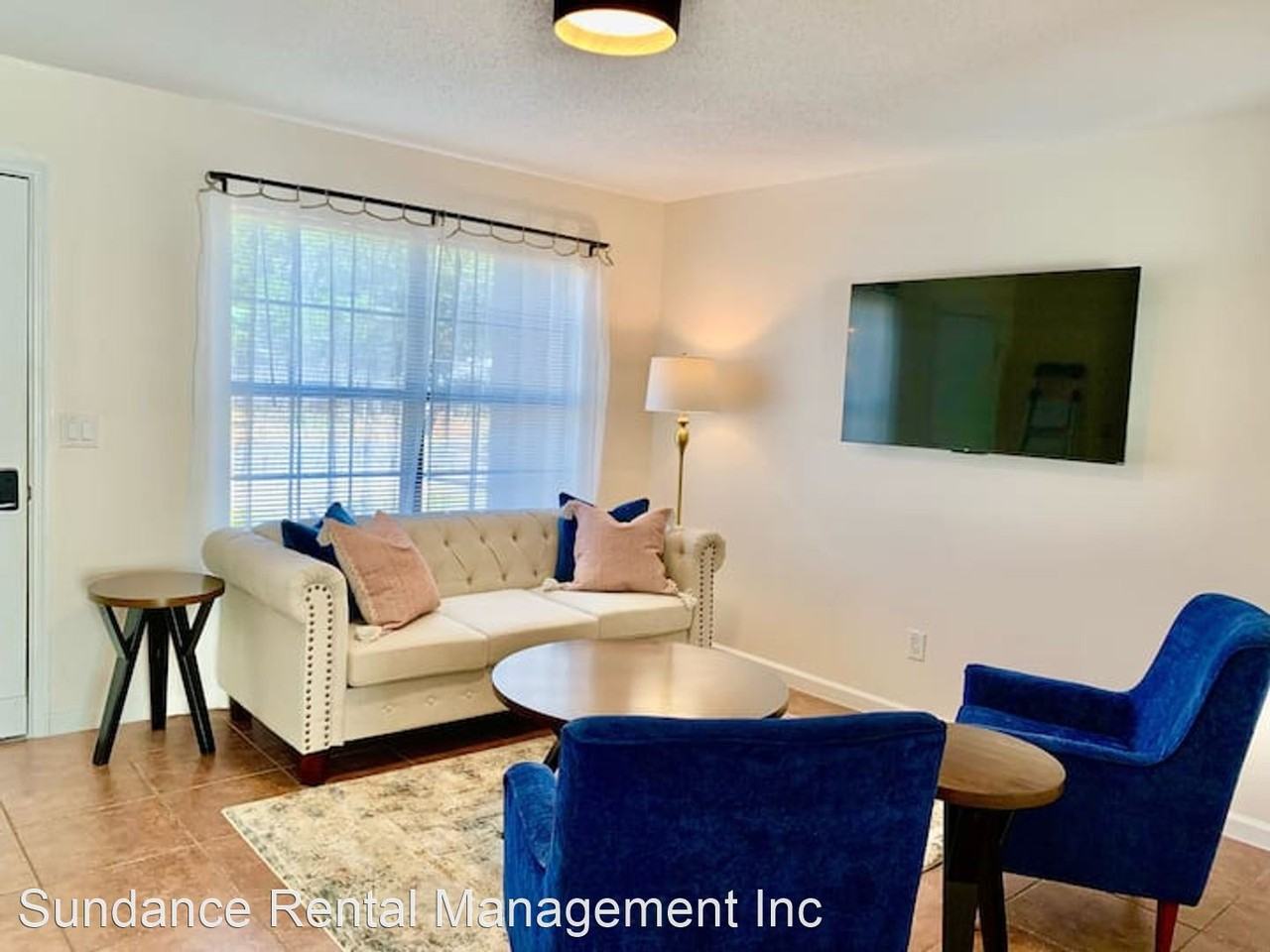 208 First St Se #C - Photo 2 of 16