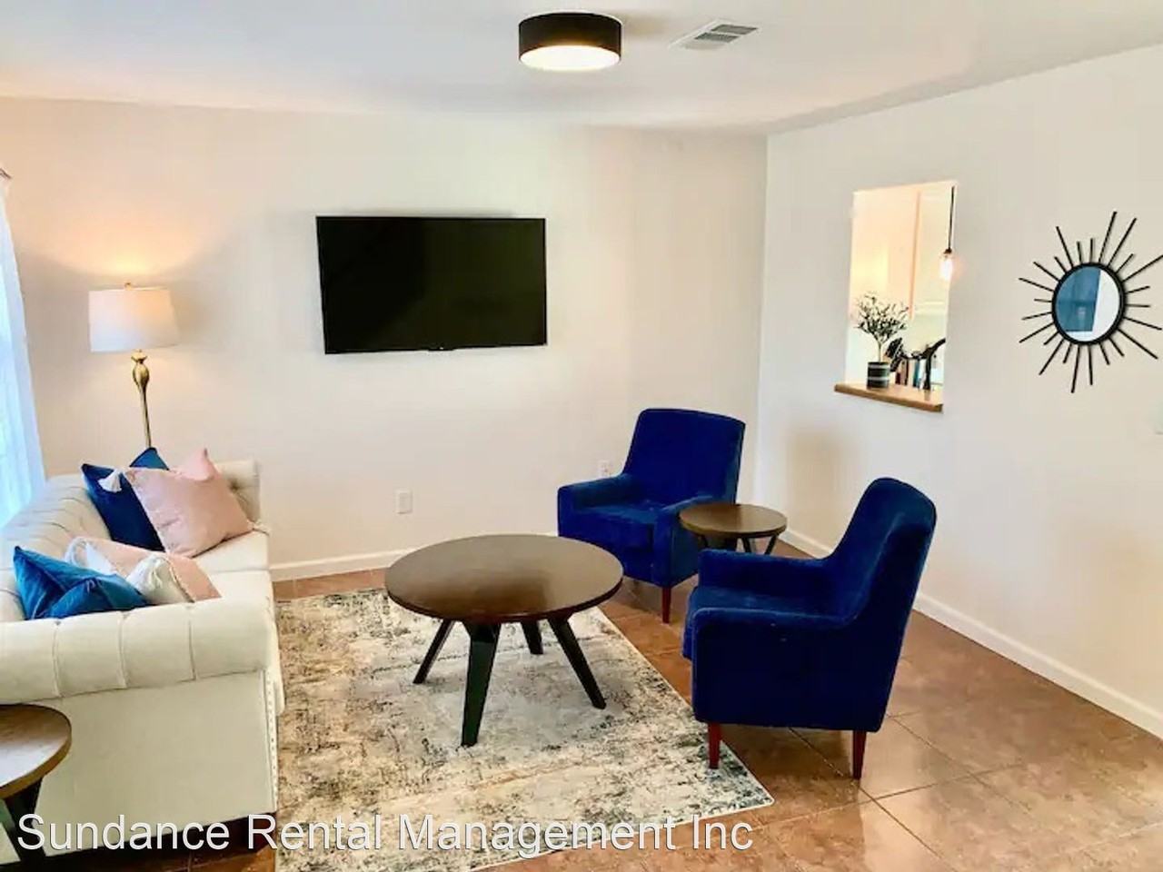 208 First St Se #C - Photo 3 of 16