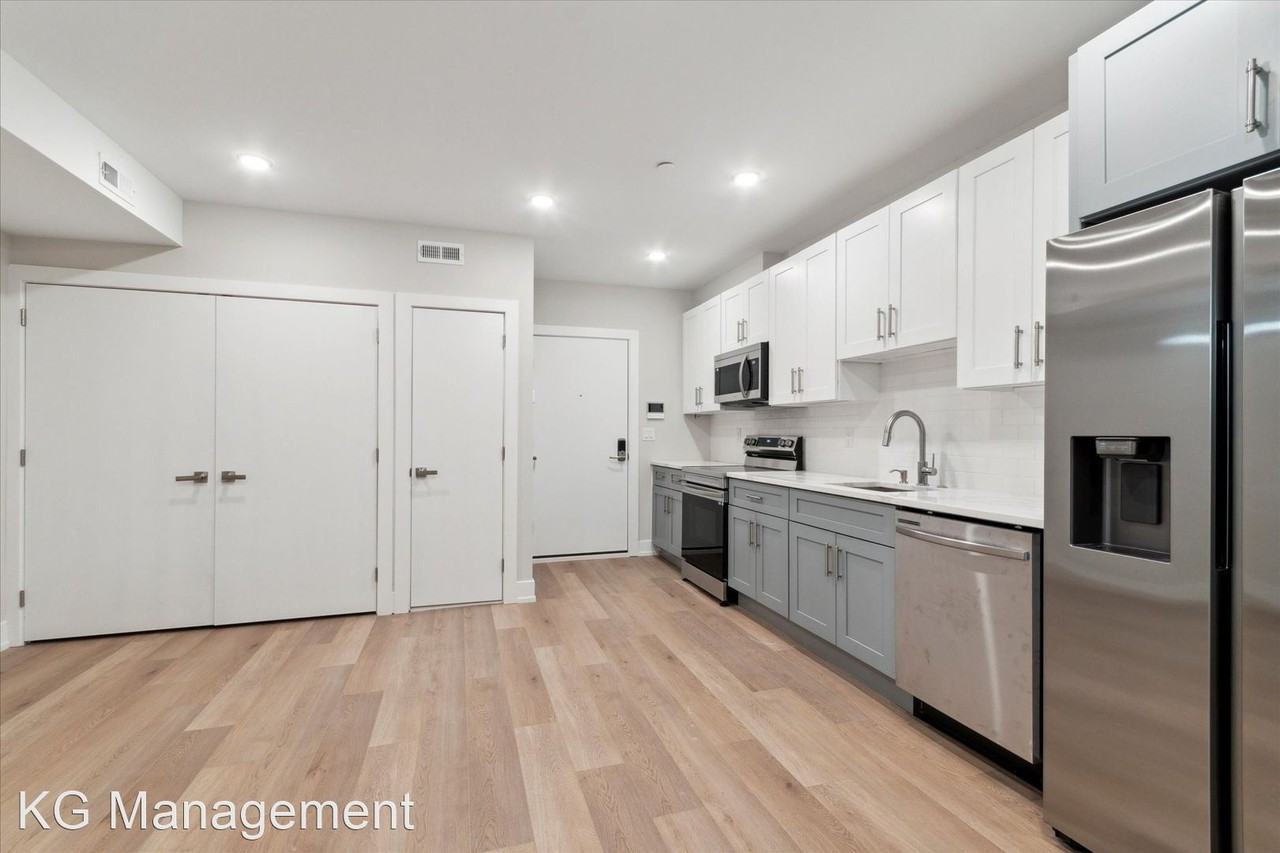 2215 N 7th Street - Photo 3 of 30