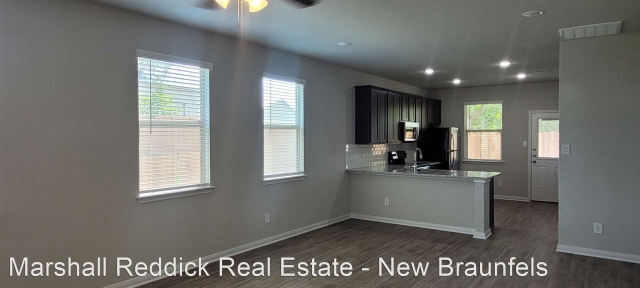 325/327 Caleb Court - Photo 3 of 18