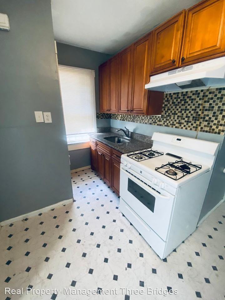 2135 Crescent Ave - Photo 3 of 14