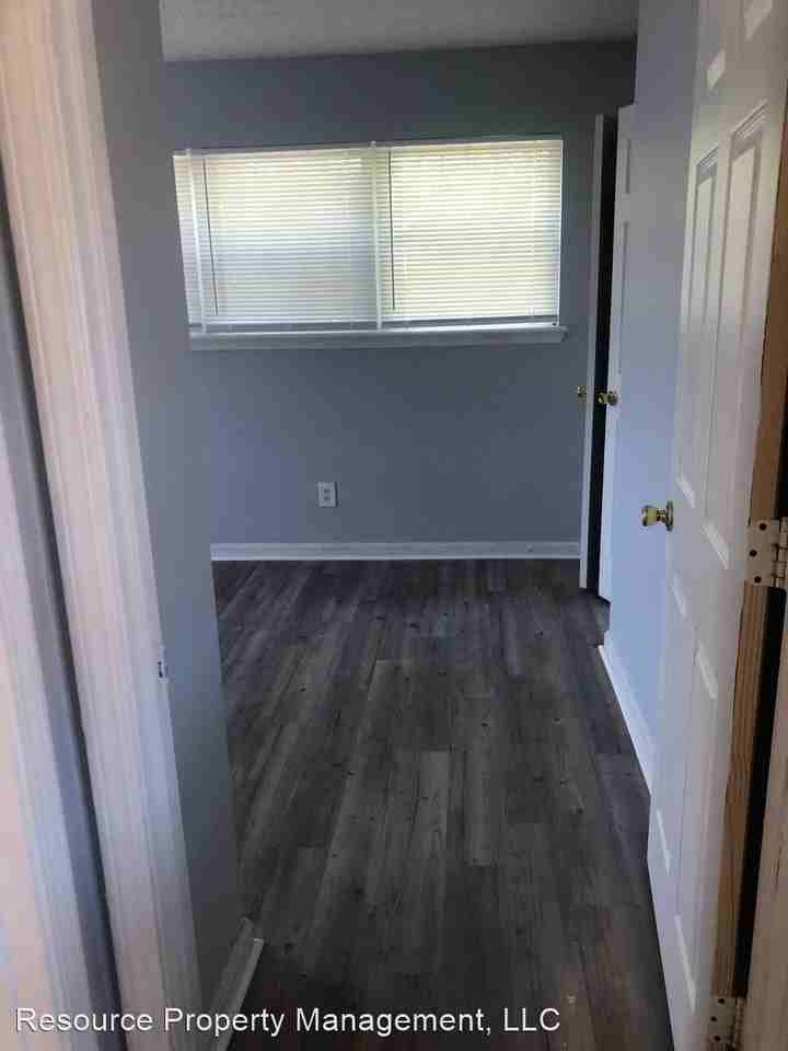 1409 Standard Village Cir - Photo 3 of 21