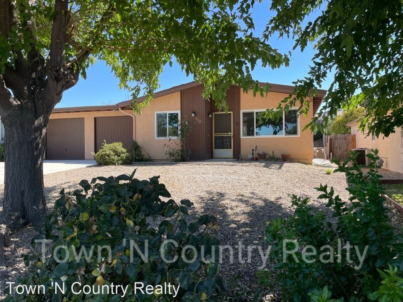 950 Brookhill Dr - Photo 2 of 20