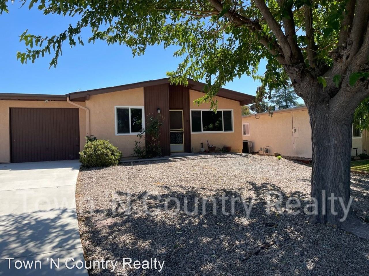 950 Brookhill Dr - Photo 3 of 20