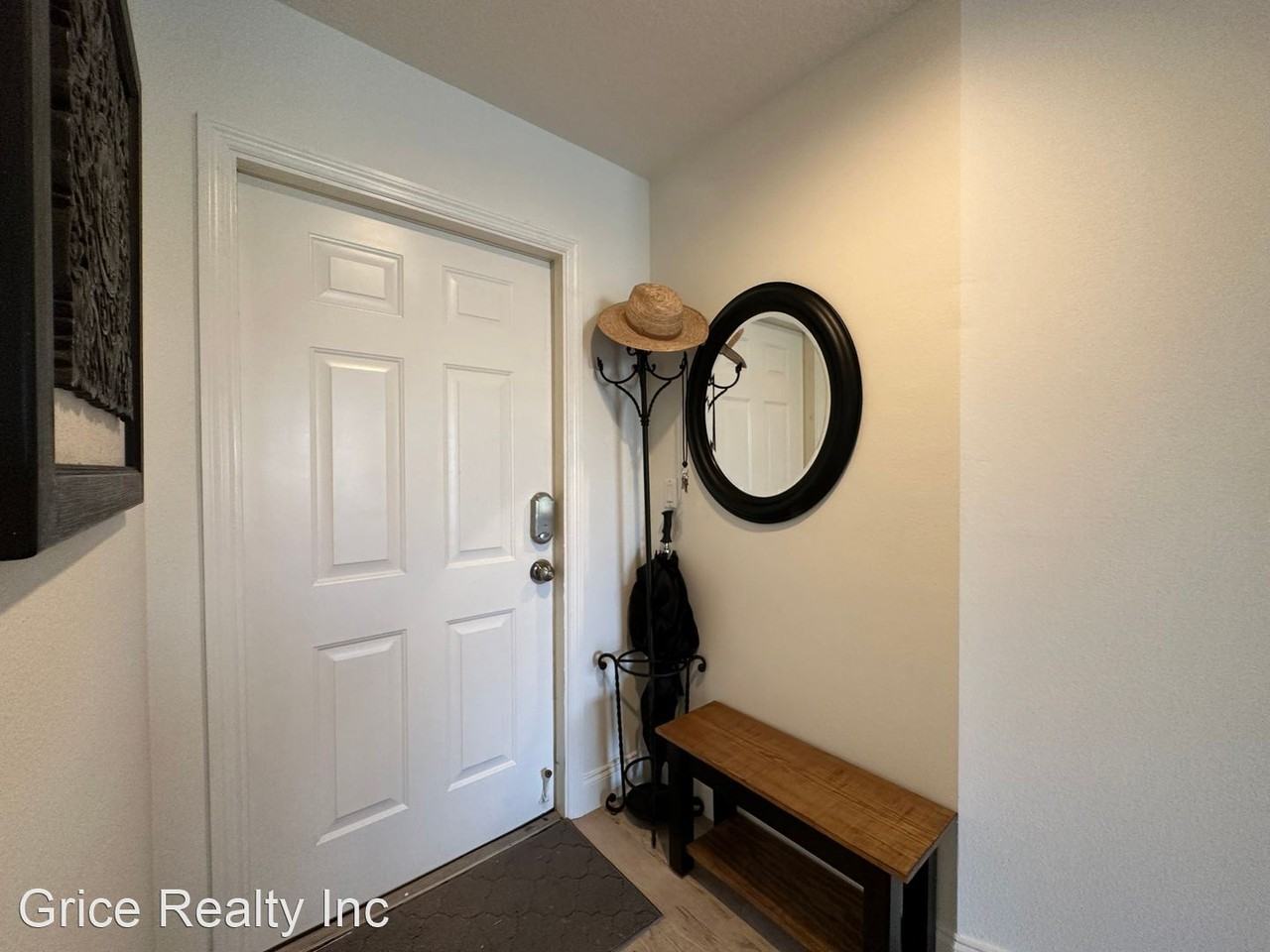 6650 Huntington Lakes Cir - Photo 2 of 17