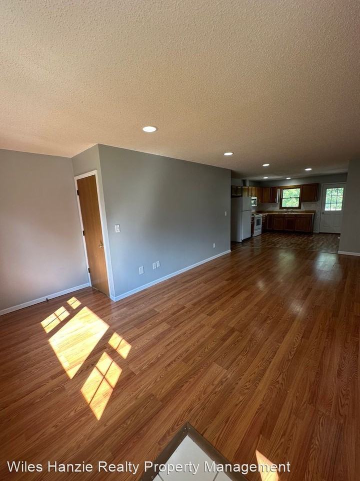 40 Monique Cir - Photo 2 of 6