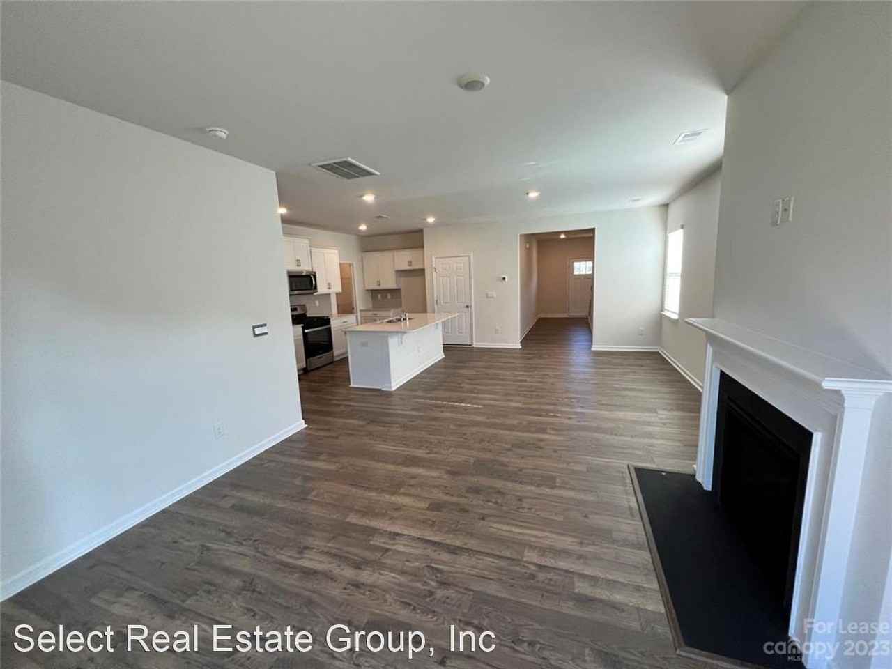 106 Meadow View Dr - Photo 3 of 19