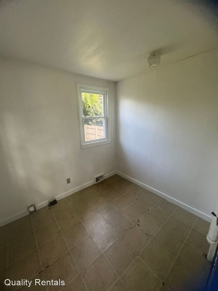 1410 LYNN - Photo 3 of 11