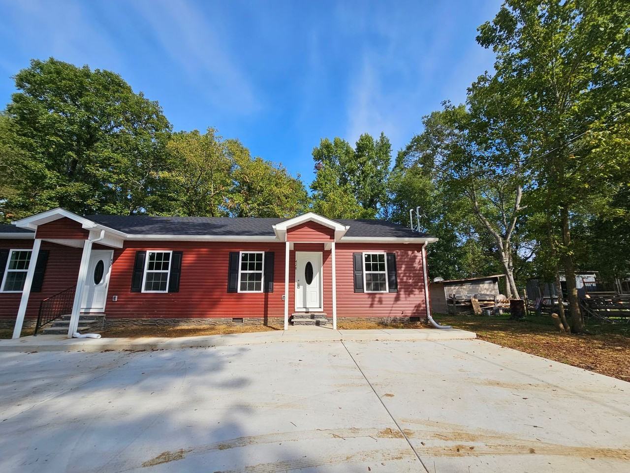 428 W Waggoner St - Photo 2 of 13