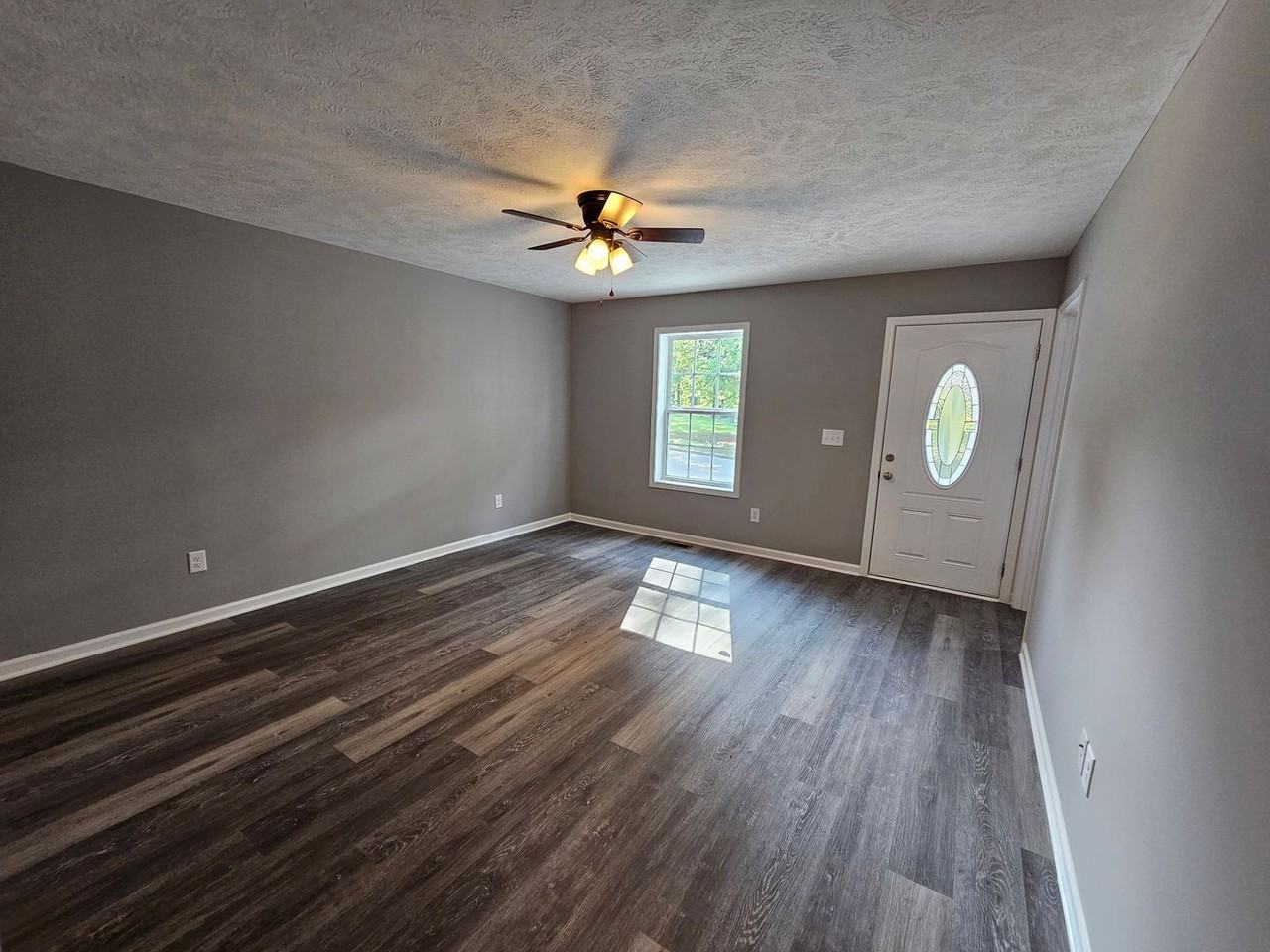 428 W Waggoner St - Photo 3 of 13
