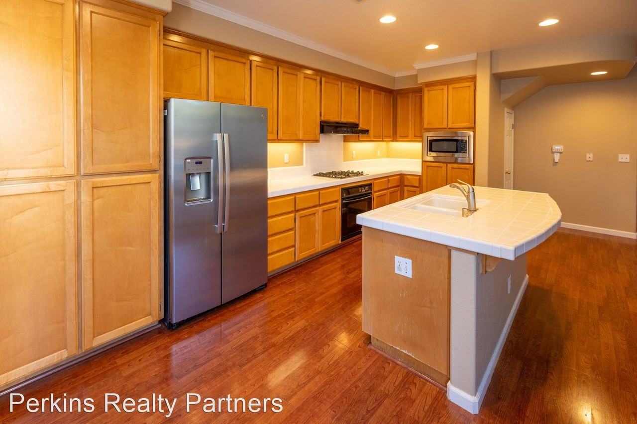 321 Arrowhead Way - Photo 3 of 27