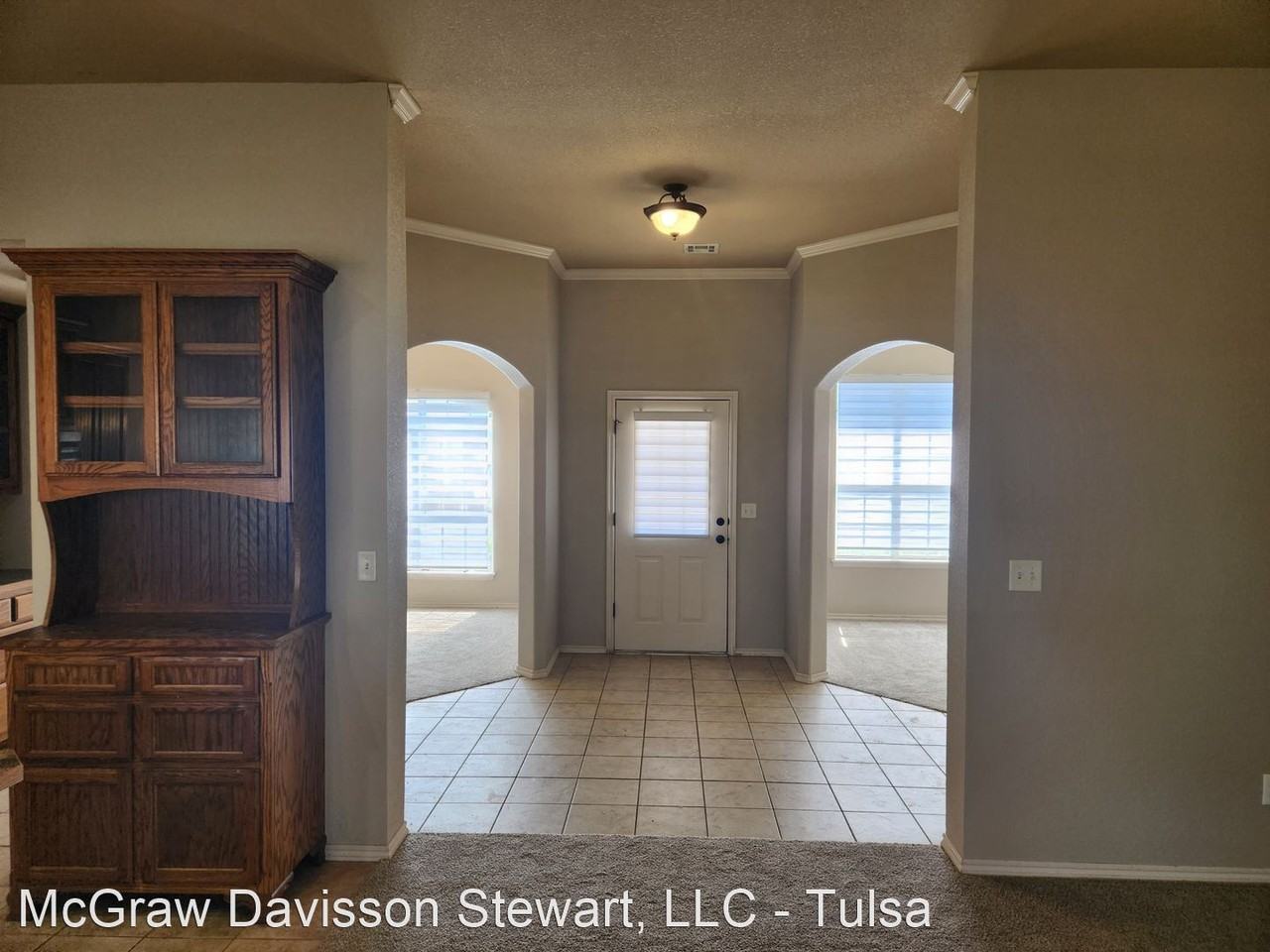 19015 E 50th St - Photo 3 of 16