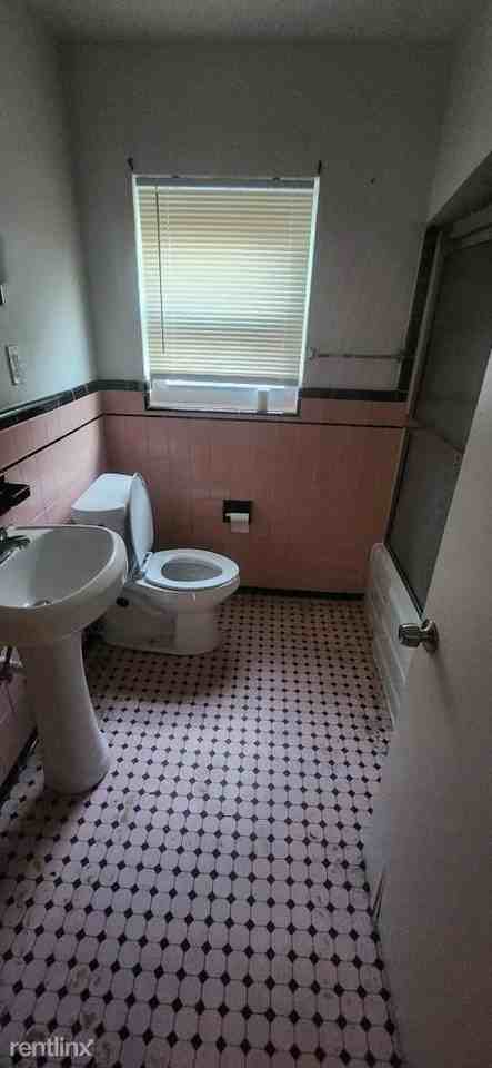 11760 Nashville St - Photo 2 of 9