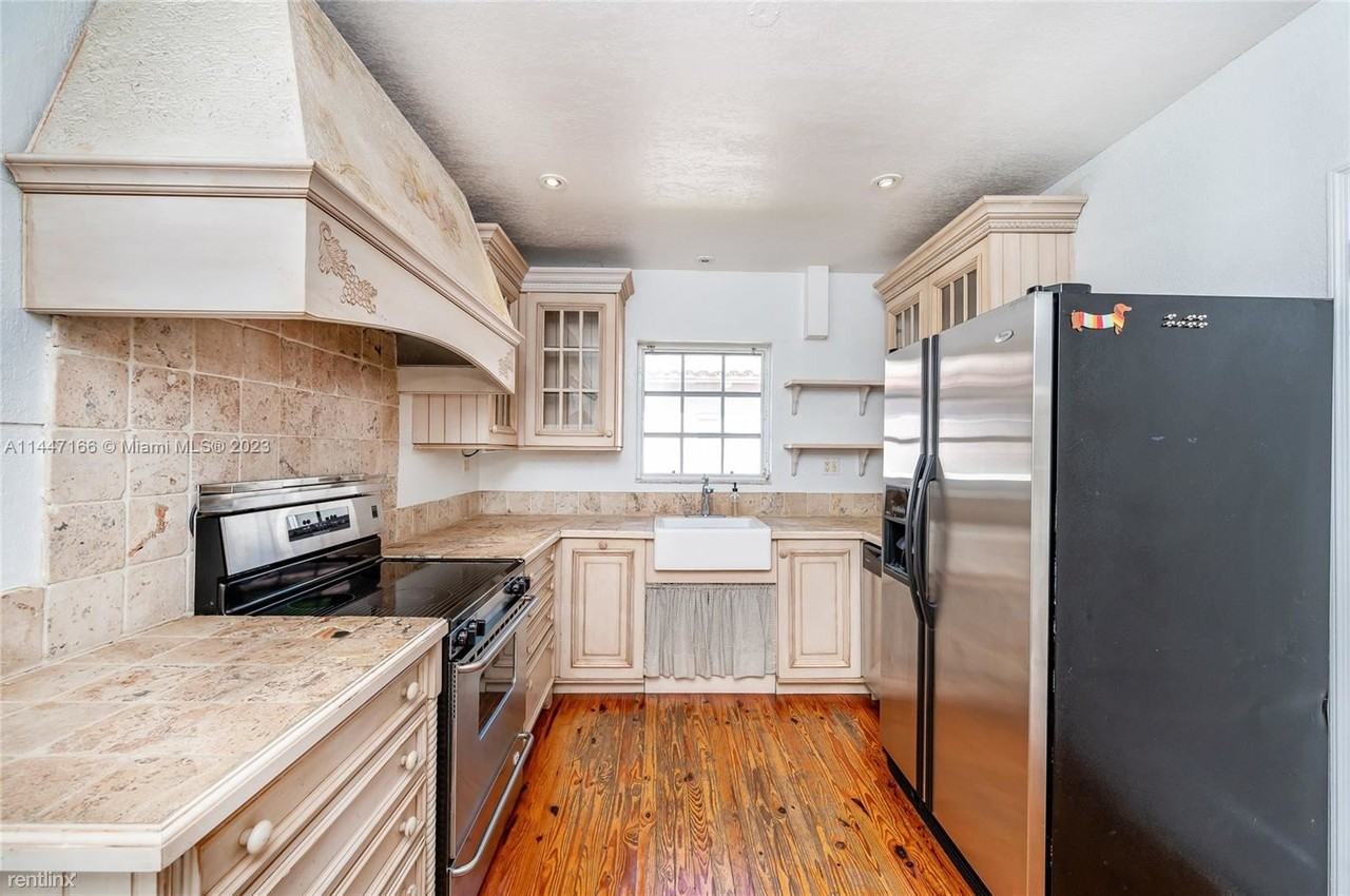 230 Candia Ave #0 - Photo 3 of 8