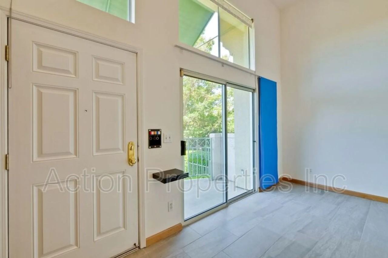 158 Holly Ct - Photo 3 of 50