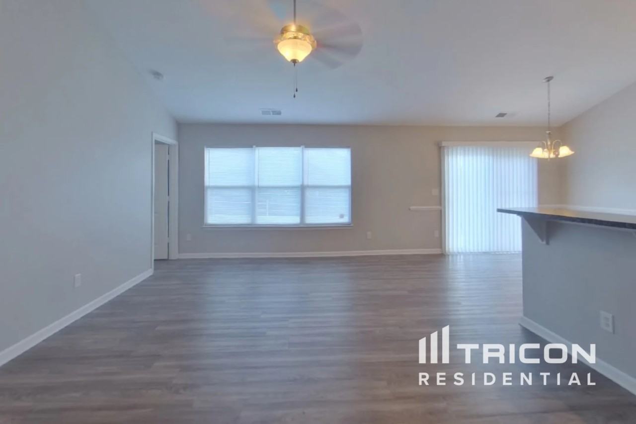 3870 Broadview Ln - Photo 2 of 46