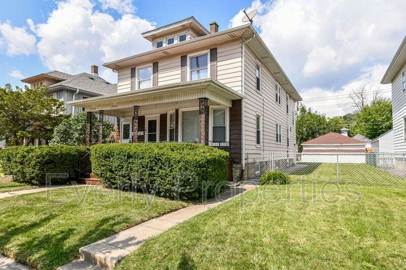 2322 Kinzie Ave - Photo 2 of 26