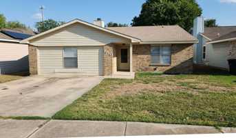 featured image of 1310 Goodhue Dr