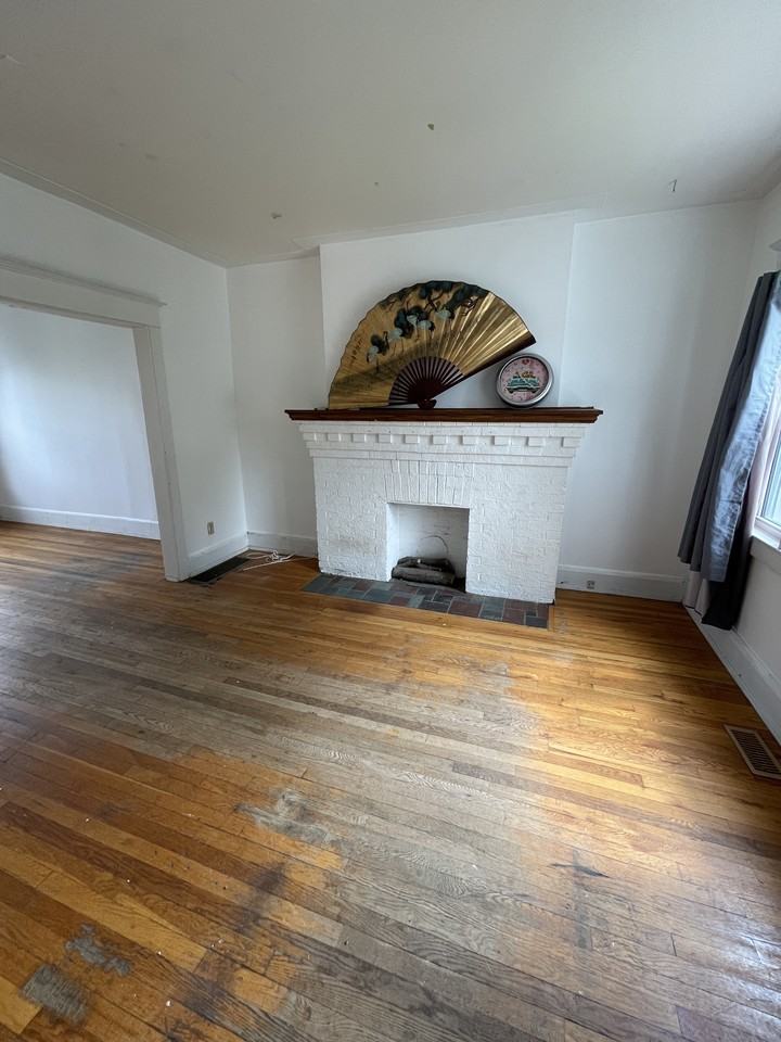 934936 Pillette Rd Apartments 934 Pillette Rd, Windsor, ON N8Y 3B6