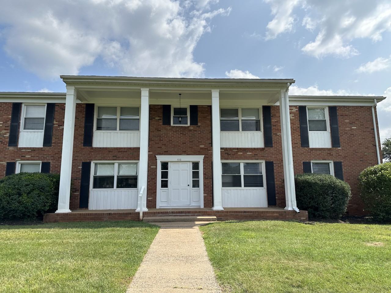 510 Laurel St - Photo 2 of 2