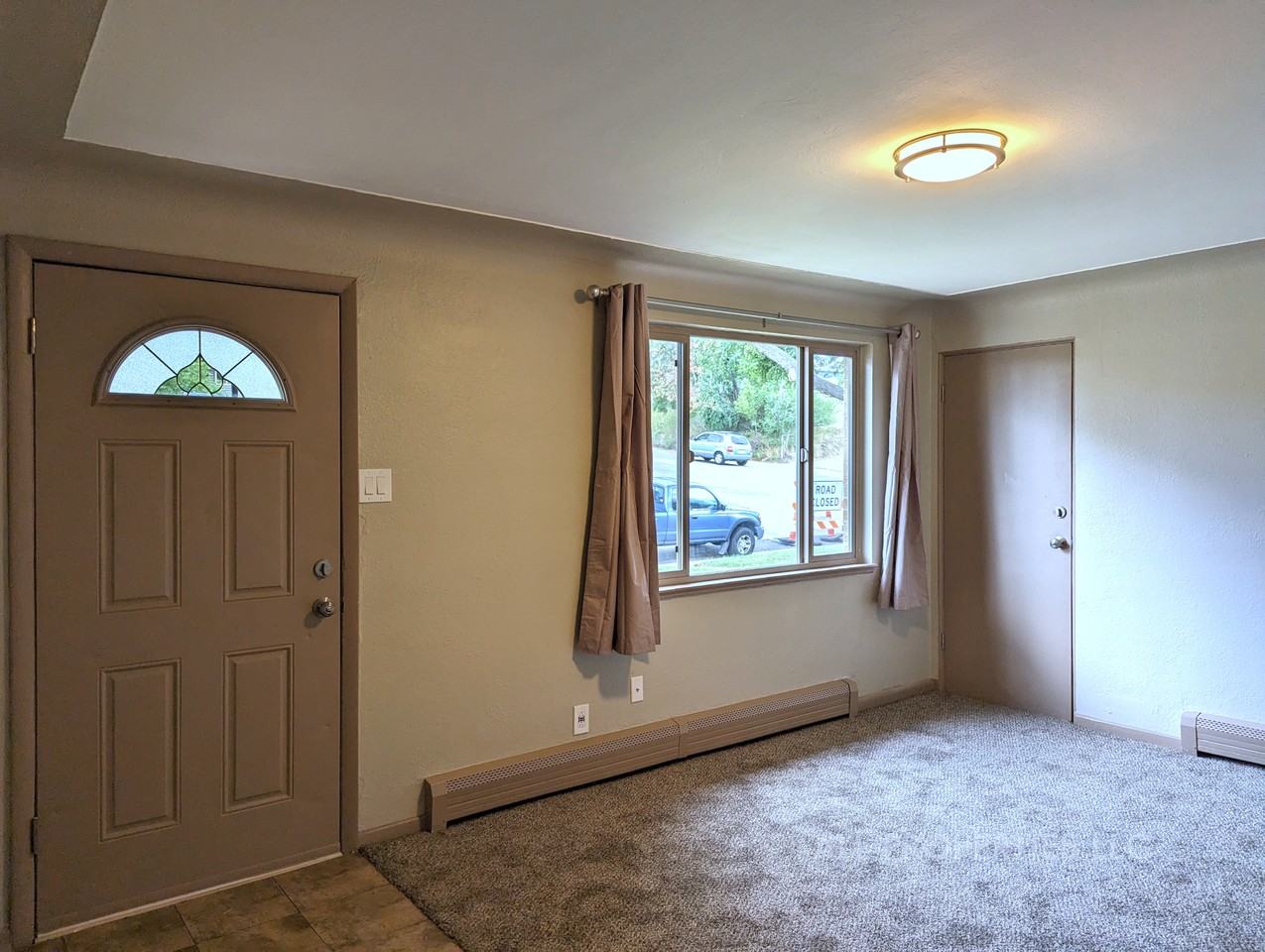 1005 Newton St - Photo 3 of 30