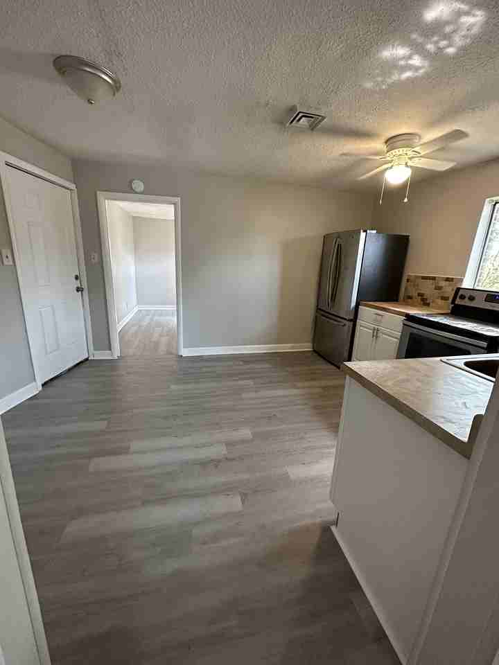 7708 Michigan Ave - Photo 3 of 6