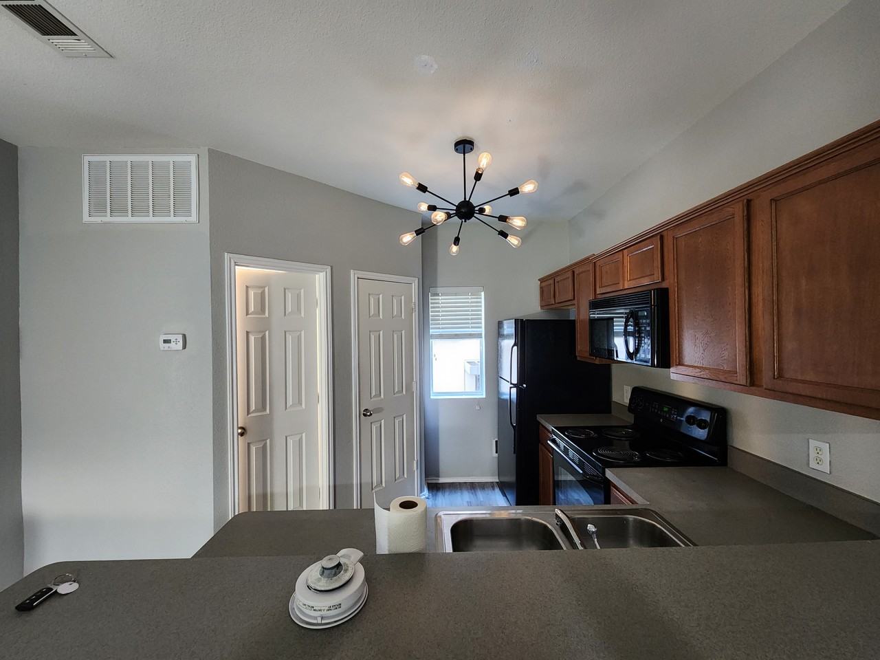 903 Glenn Crossett St - Photo 2 of 17