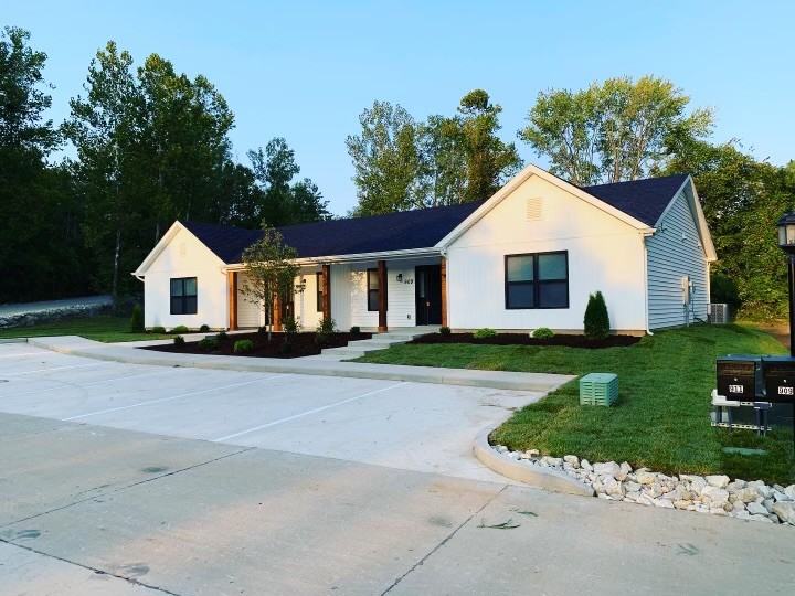 911 Boulder Creek Est - Photo 2 of 20